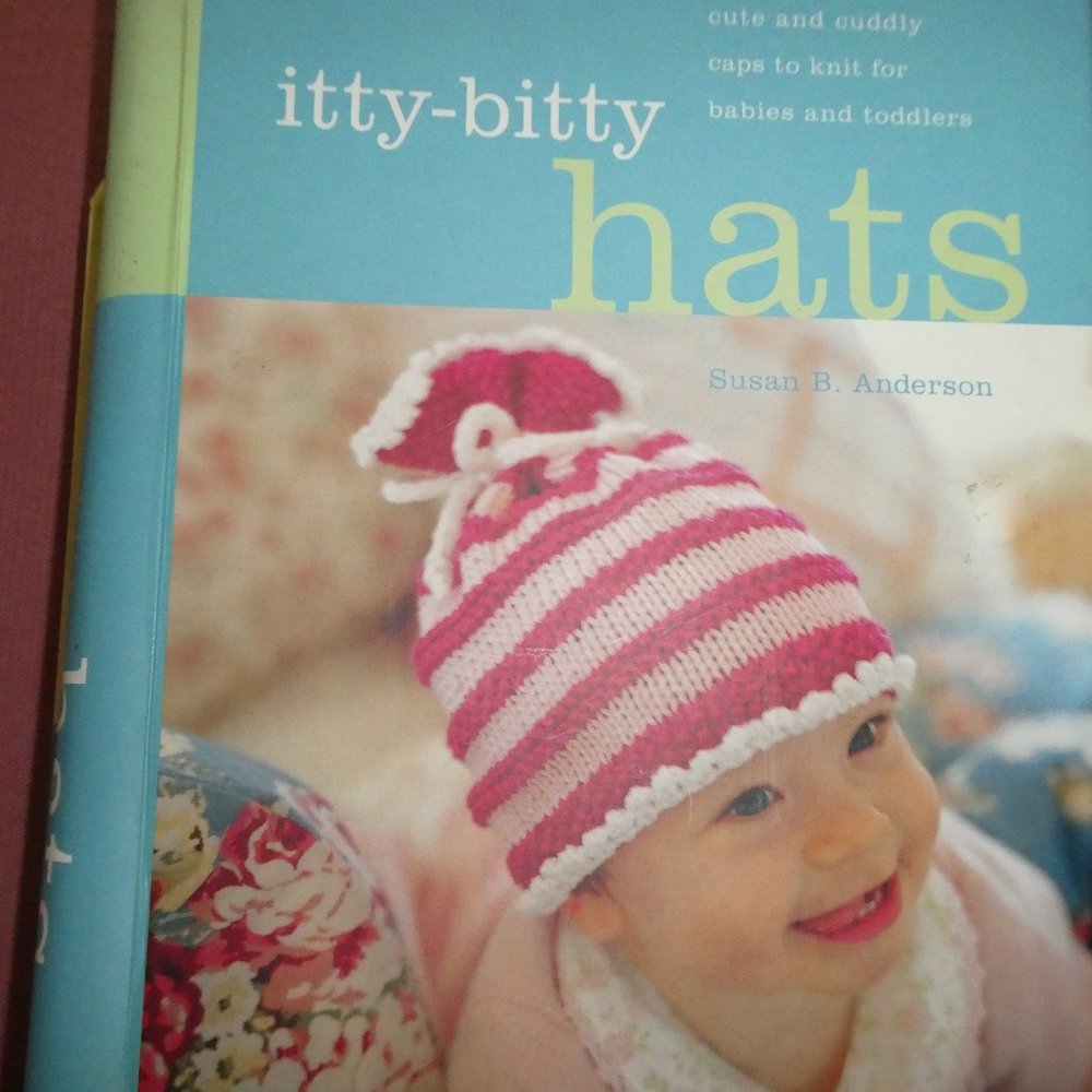 HCVR KNITTING BOOK-ITTY-BITTY HATS SUSAN ANDERSON-INSTRUCTIONS & PICTURES